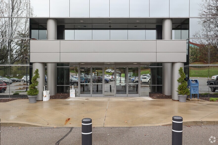 More Photos Of 1187 Thorn Run Rd, Moon Township Office For Sale