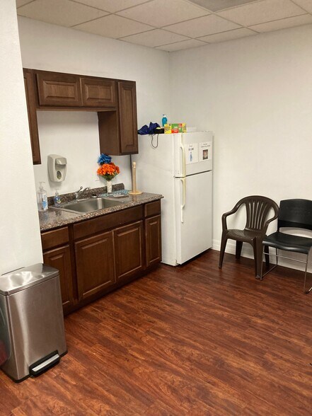 More Photos Of 21422 Carson Dr, Land O' Lakes Warehouse For Sale