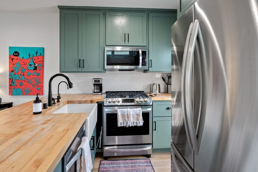 More Photos Of 4852 S Centinela Ave, Los Angeles Multifamily For Sale