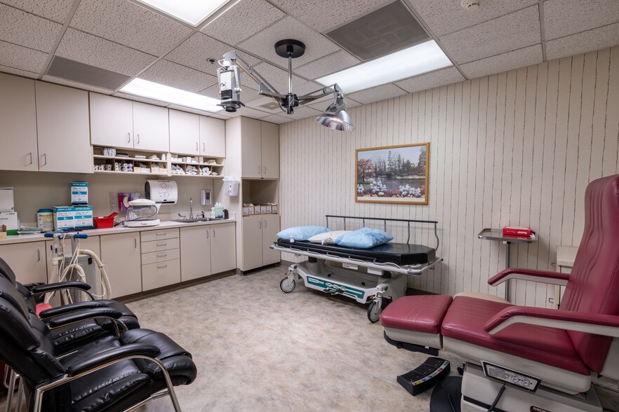 More Photos Of 2699 N 17th St, Coos Bay Medical For Sale