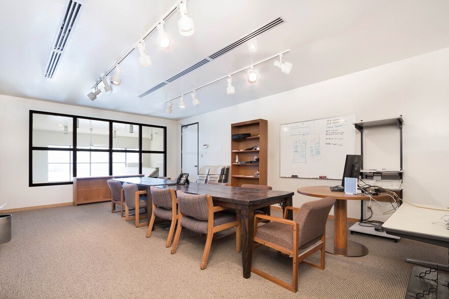 More Photos Of 124-132 Maryland St, El Segundo Unknown For Lease