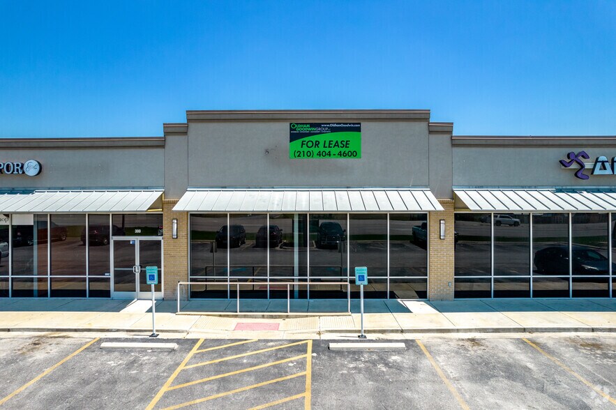 More Photos Of 131 Business Park Dr, Kenedy Storefront Retail Office For Lease