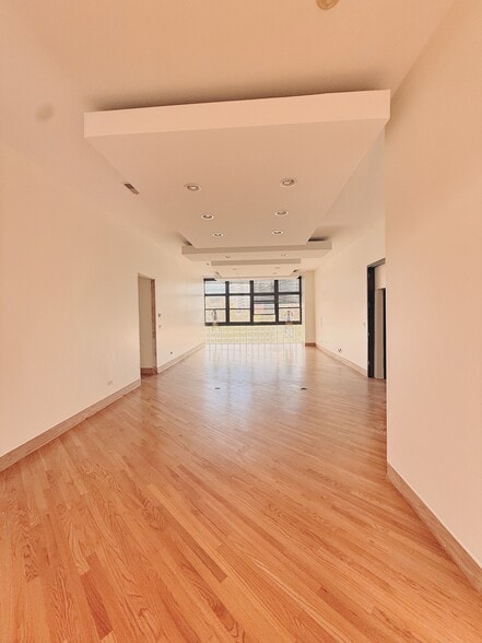 More Photos Of 1507-1509 S Michigan Ave, Chicago General Retail For Sale