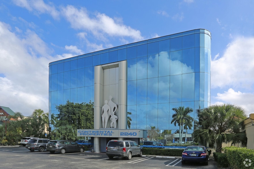 More Photos Of 2240 Palm Beach Lakes Blvd, West Palm Beach Office For Sale