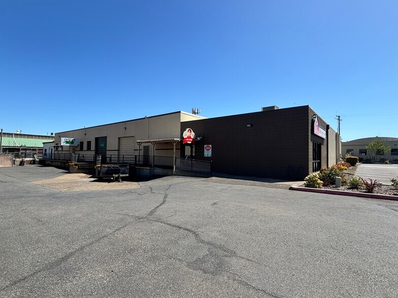 More Photos Of 576 Patterson St NW, Salem Warehouse For Lease