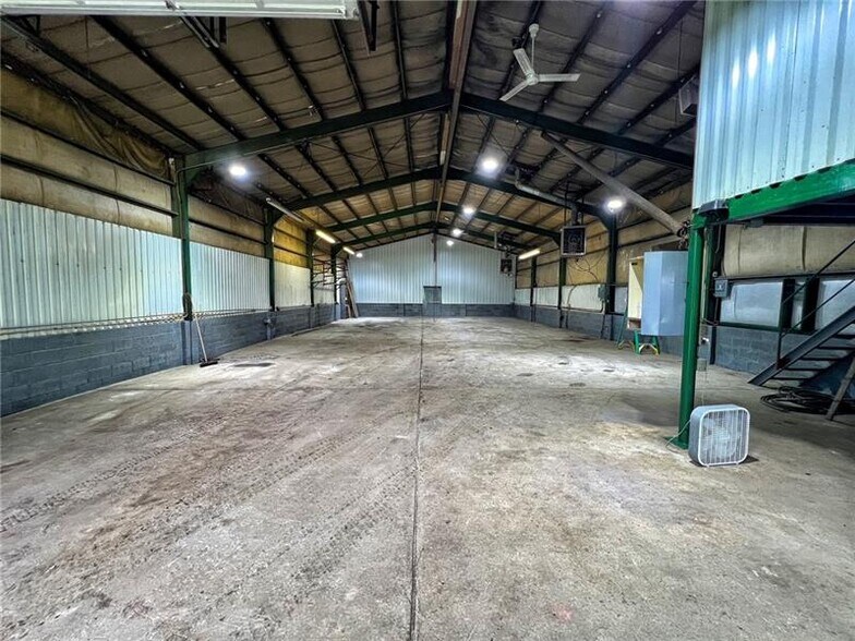 More Photos Of 14 Steingrabe Rd, New Wilmington Industrial For Sale