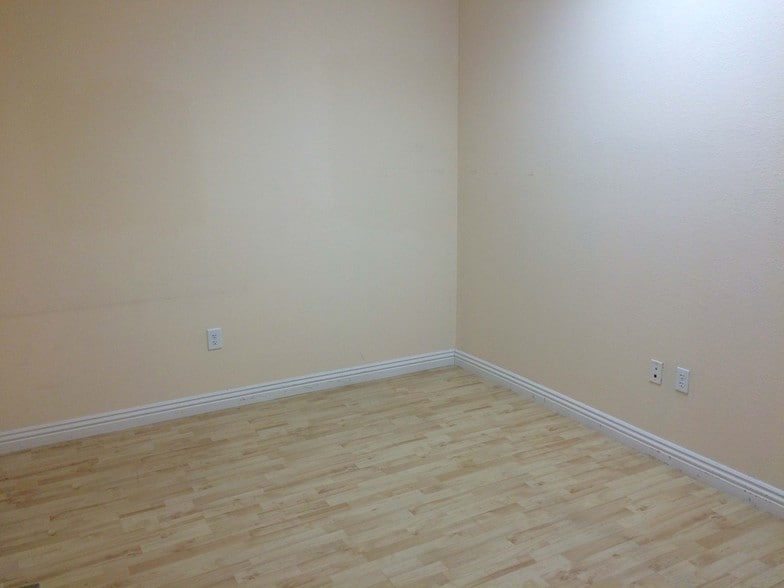 More Photos Of 4315 N Rancho Dr, Las Vegas Loft Creative Space For Lease