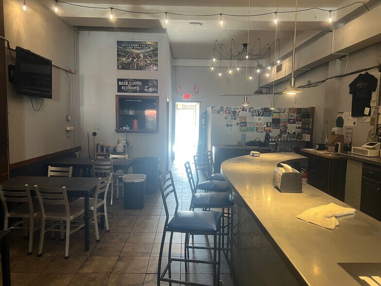 More Photos Of 316-326 State St, New London Storefront Retail Office For Lease