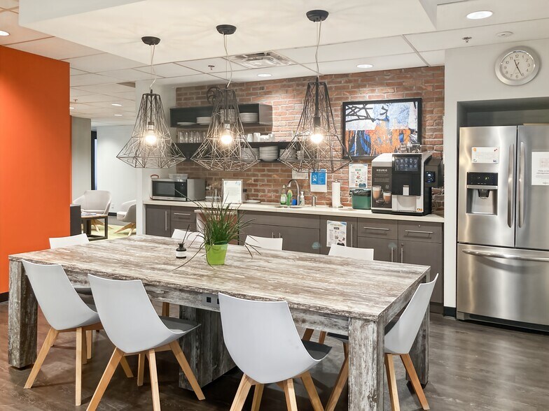 More Photos Of 777 Hornby St, Vancouver Coworking Space