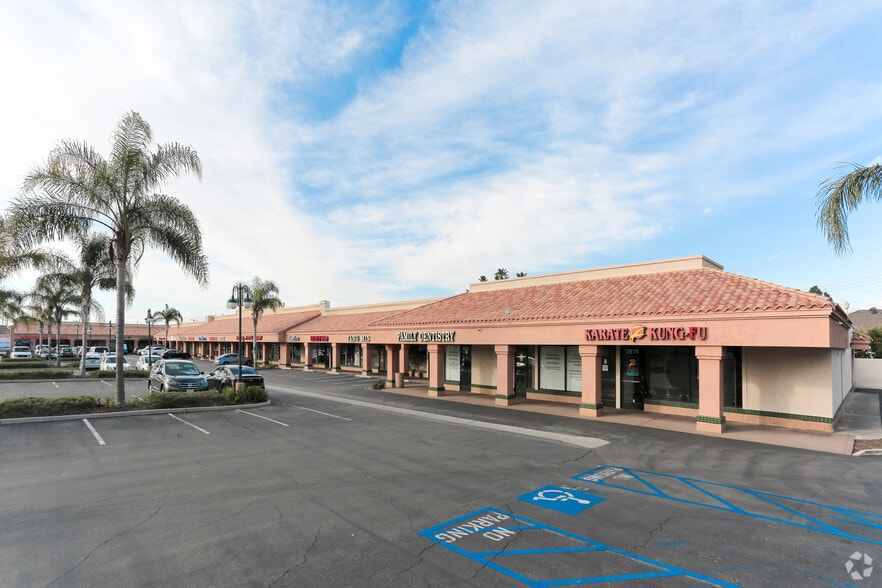 More Photos Of 1832-1882 N Tustin Ave, Orange Unknown For Lease