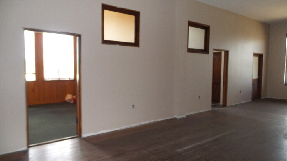 More Photos Of 102 Saint Joseph Ave, Brewton Storefront Retail Residential For Sale