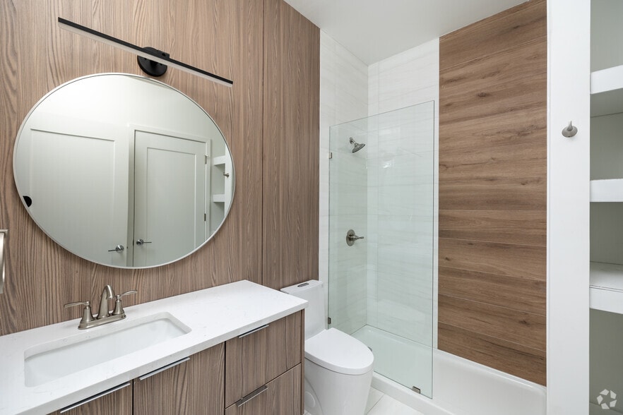 More Photos Of 3041-3043 Locust St, Saint Louis Apartments For Lease