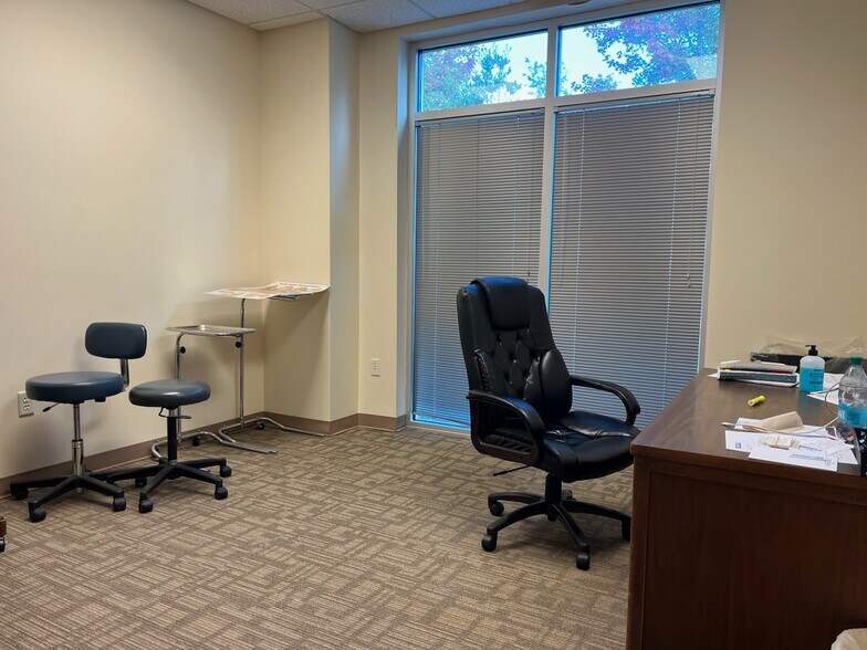 More Photos Of 188 Medical Park Dr, Brevard Medical For Lease