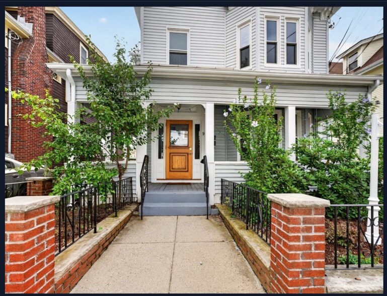 Primary Photo Of 9 Dartmouth St, Somerville Apartments For Sale