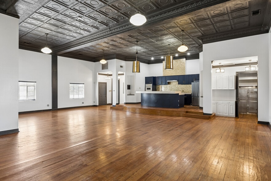 More Photos Of 2602 Kings Rd, Dallas Religious Facility For Sale