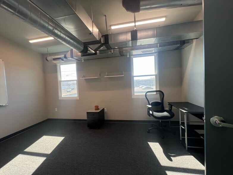 More Photos Of 605 Burns St, Cincinnati Office For Lease