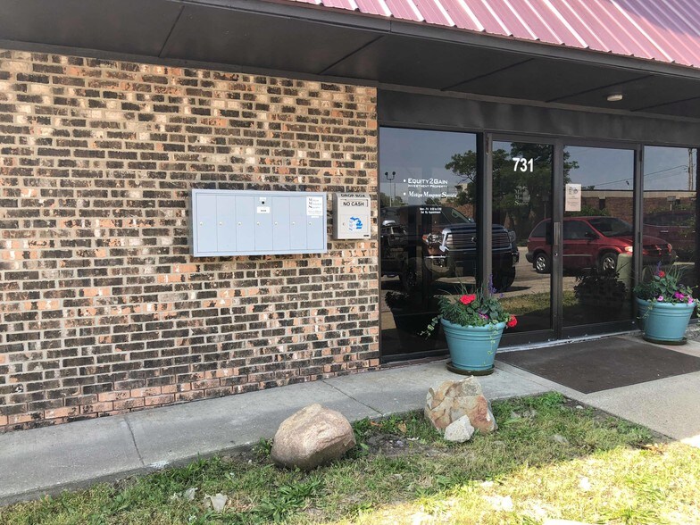 More Photos Of 727-731 E Mount Morris St, Mount Morris Storefront Retail Office For Sale