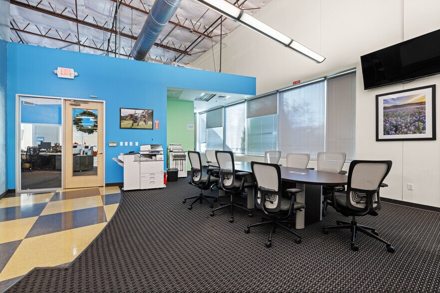 More Photos Of 9300 United Dr, Austin Unknown For Lease