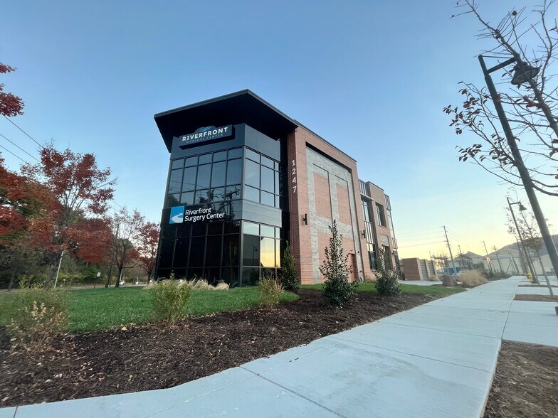 More Photos Of 1247 Riverfront Pky, Chattanooga Medical For Lease
