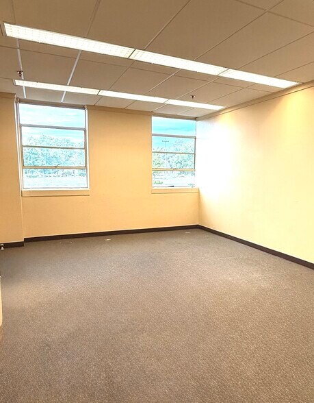 More Photos Of 1225 7th St, Columbus Manufacturing For Lease