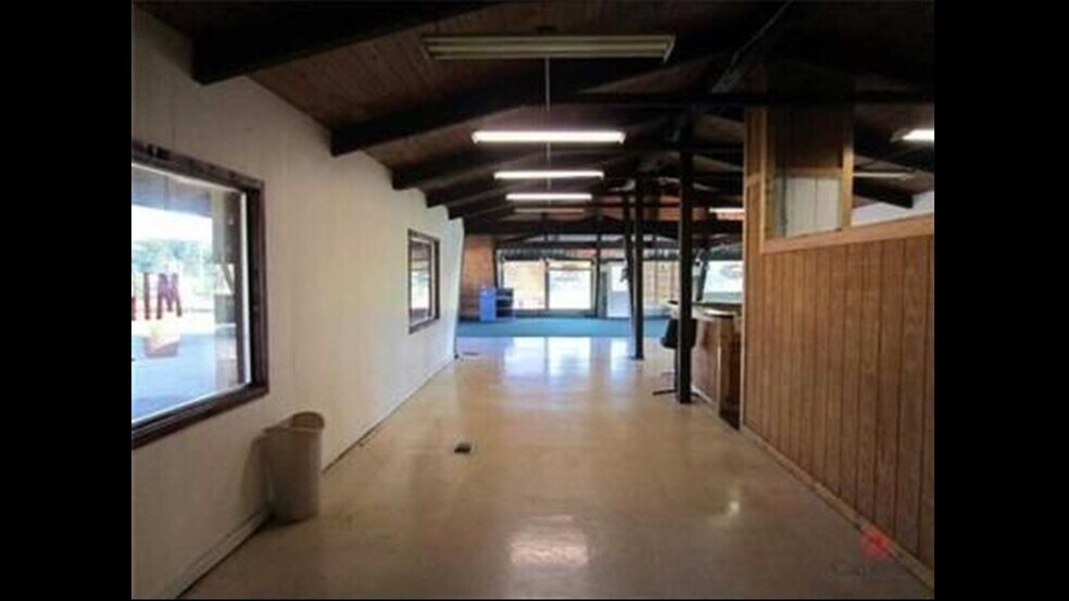 More Photos Of 9435 S State Road 243, Cloverdale Restaurant For Sale