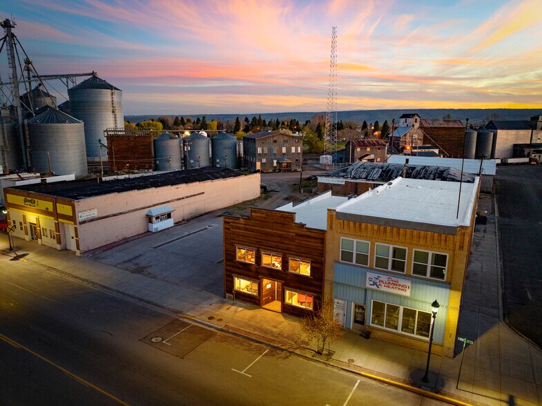 More Photos Of 417 Main St, Ashton Specialty For Sale