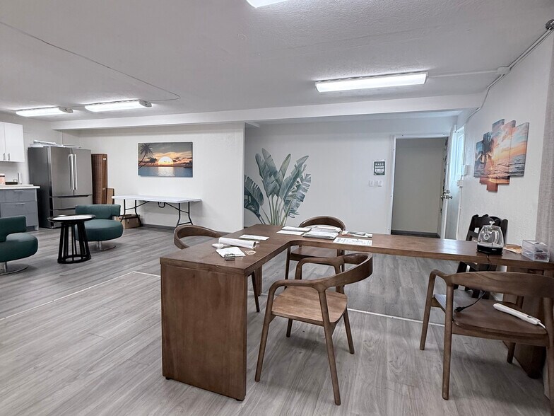 Primary Photo Of 2130 N King St, Honolulu Freestanding For Lease