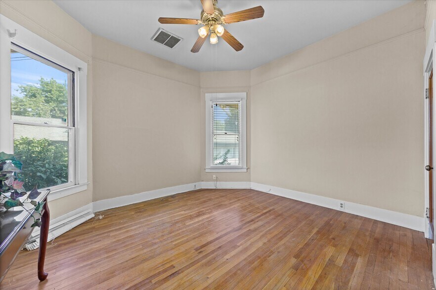 More Photos Of 1701 F St, Bakersfield Office For Sale