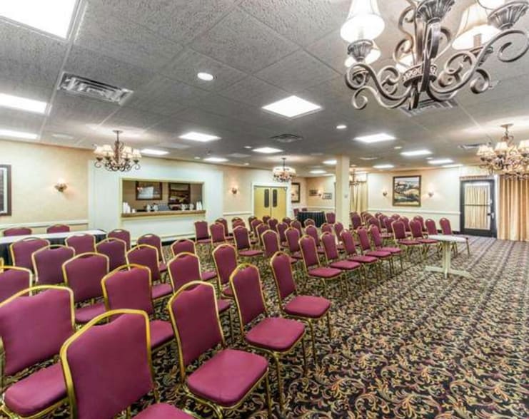 More Photos Of 8040 Perry Hwy, Erie Hotel For Sale