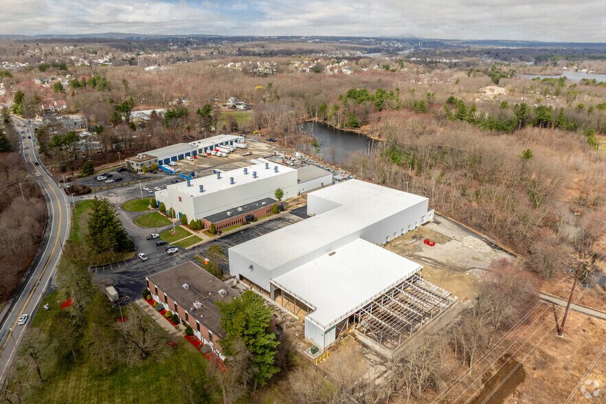 More Photos Of 1537 Grafton Rd, Millbury Warehouse For Lease