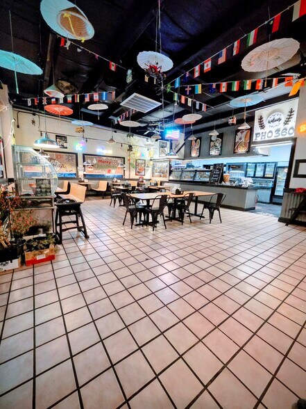 More Photos Of 801 SW 11th St, Lawton Restaurant For Sale