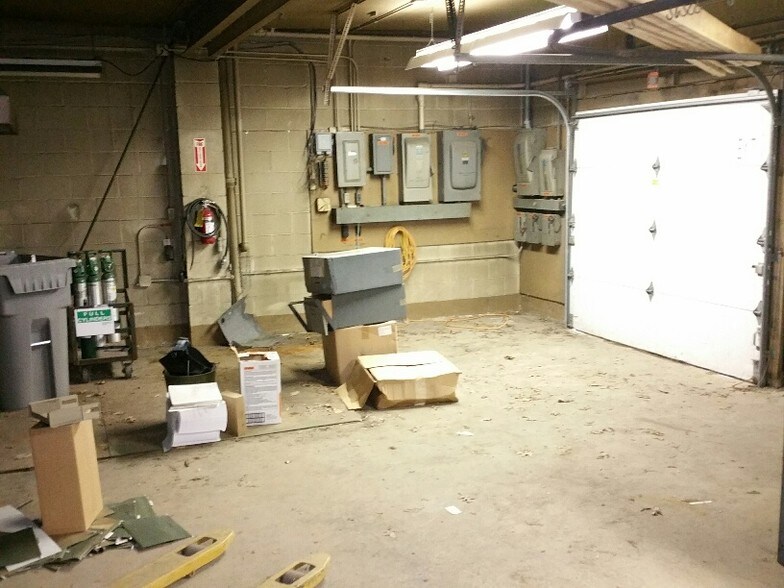 More Photos Of 2044 Peck St, Muskegon Warehouse For Sale