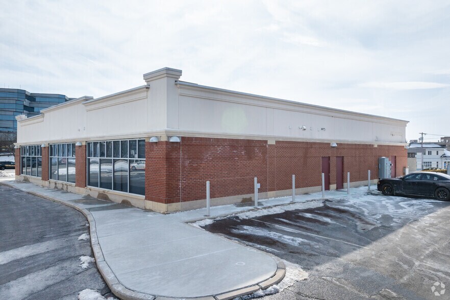 More Photos Of 433-435 Lakeside Ave, Marlborough Freestanding For Lease