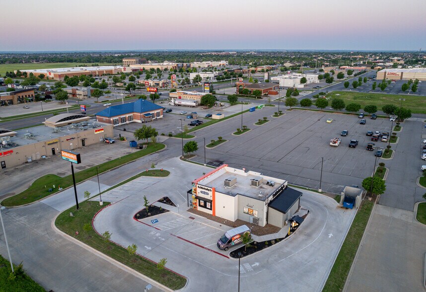More Photos Of 627 SW 19th St, Moore Fast Food For Sale