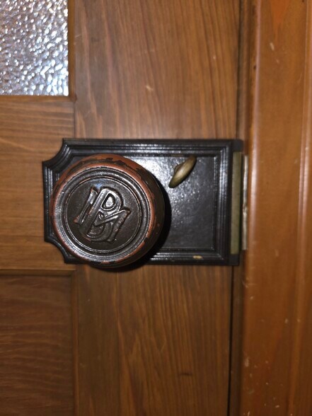 More Photos Of 815-817 Rosedale Dr, New Orleans Office For Sale