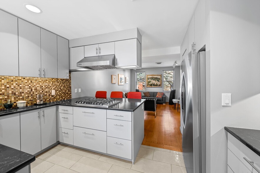 More Photos Of 1637 E Baltimore St, Baltimore Office Residential For Sale