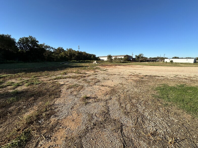 More Photos Of 1811 Lubbock Hwy, Lamesa Warehouse For Sale
