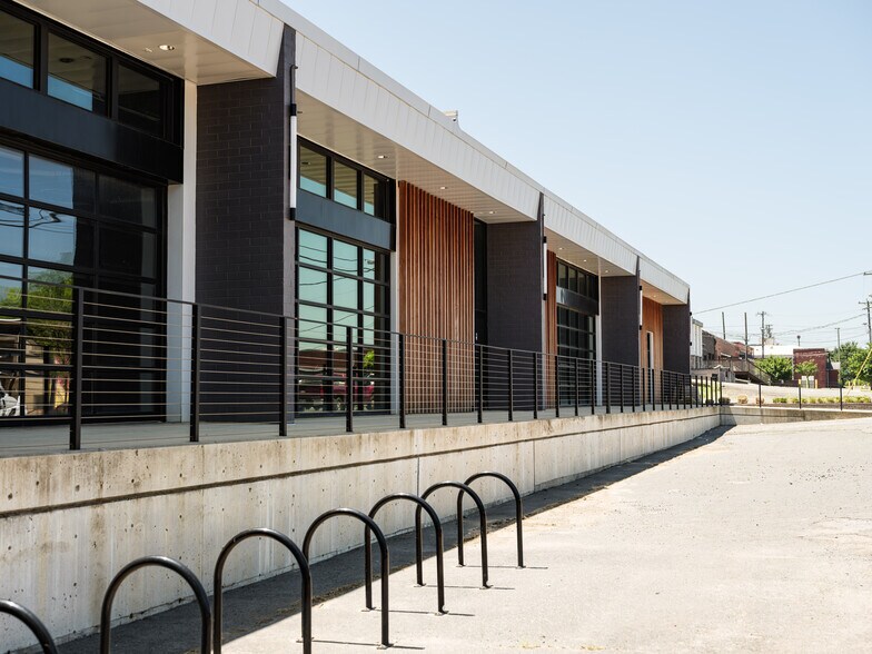 More Photos Of 2400-2406 Dunavant St, Charlotte Unknown For Lease