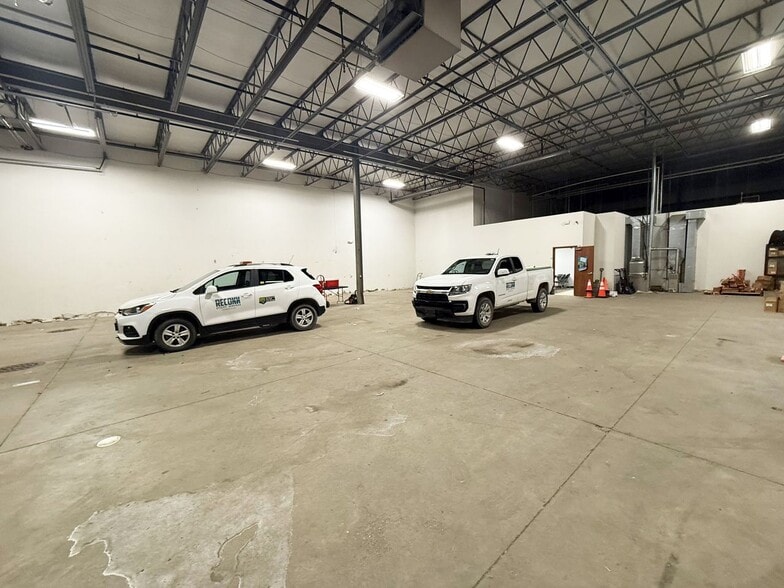 More Photos Of 4540 East Paris Ave SE, Grand Rapids Distribution For Lease