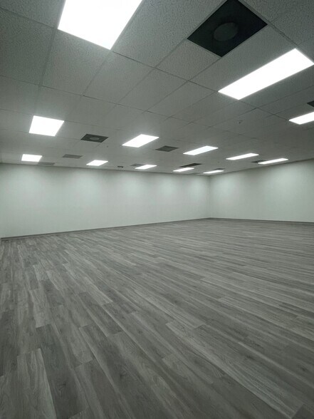 More Photos Of 4350 Oakes Rd, Davie Flex For Lease