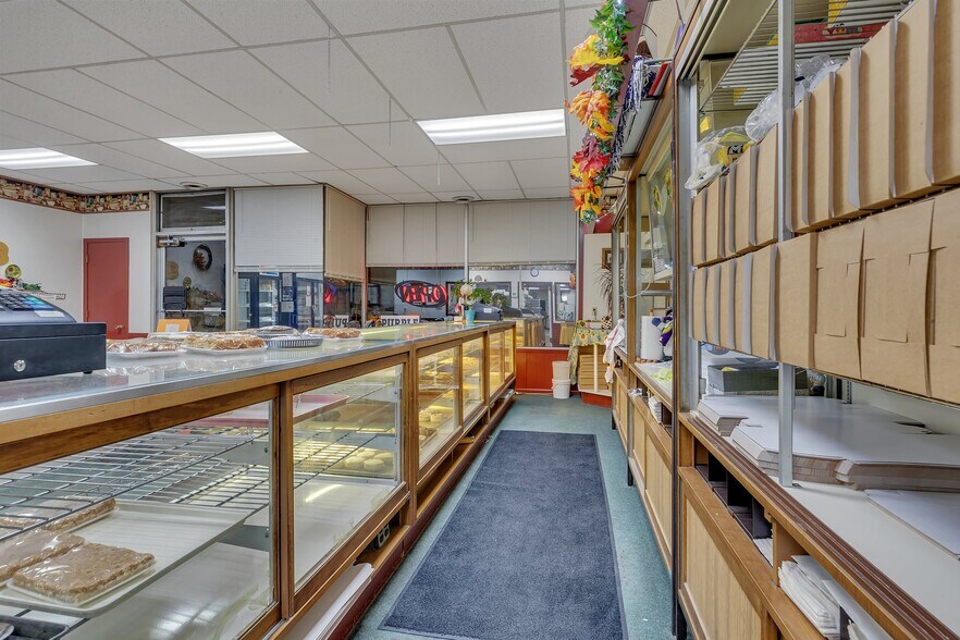 More Photos Of 531 Railroad Ave, Albany General Retail For Sale
