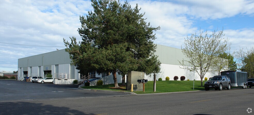 More Photos Of 361-443 Steelhead Way, Boise Warehouse For Lease
