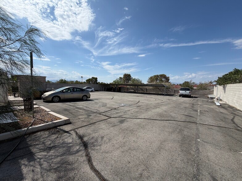 More Photos Of 3036 E Russell Rd, Las Vegas Office For Sale