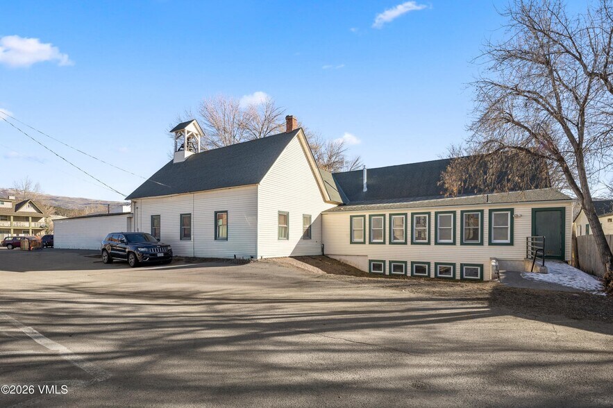More Photos Of 215 Capitol Street, Eagle Land For Sale