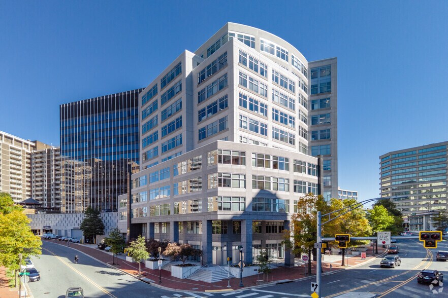 More Photos Of 4445 Willard Ave, Chevy Chase Office For Lease