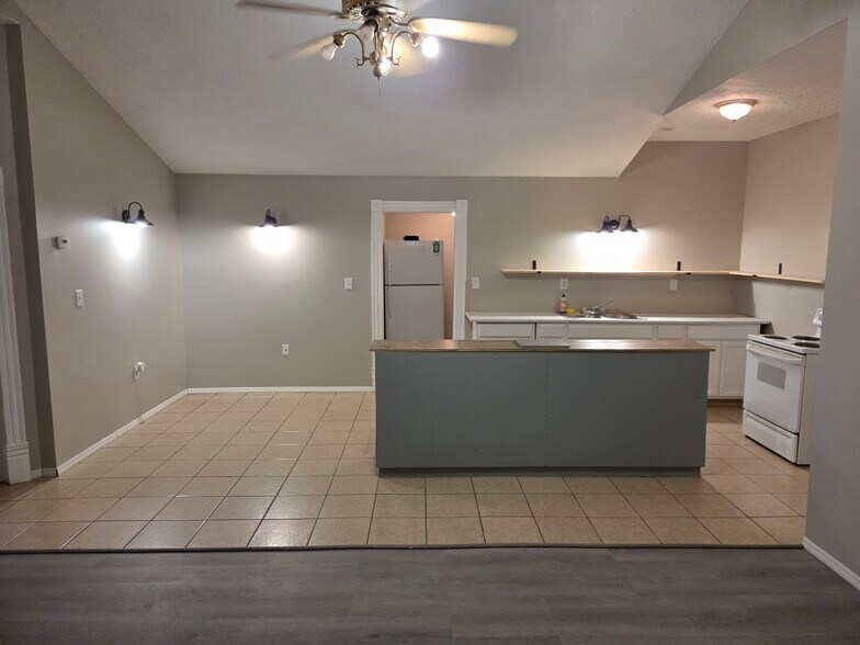More Photos Of 127 Main St, North Middletown Office For Lease