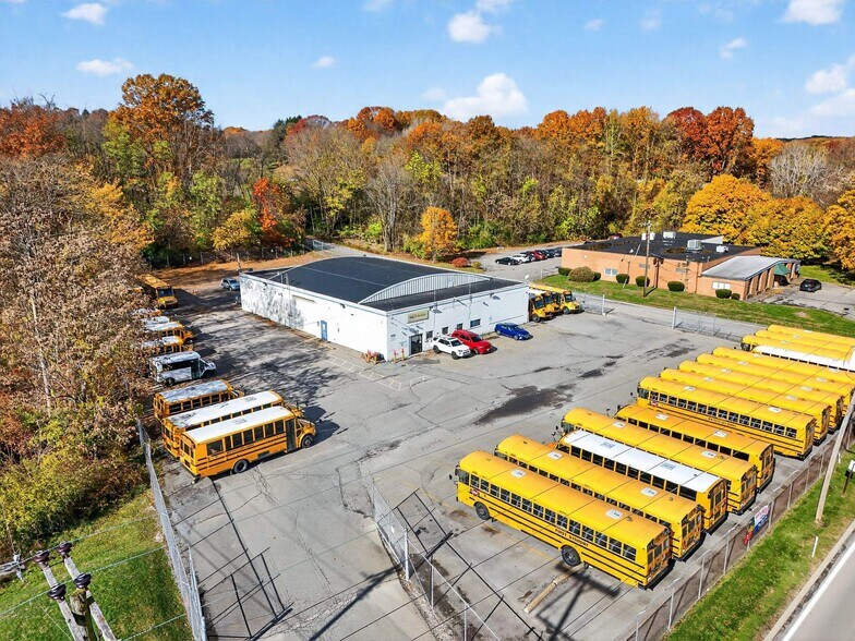 More Photos Of 905 Sampson St, New Castle Service For Sale