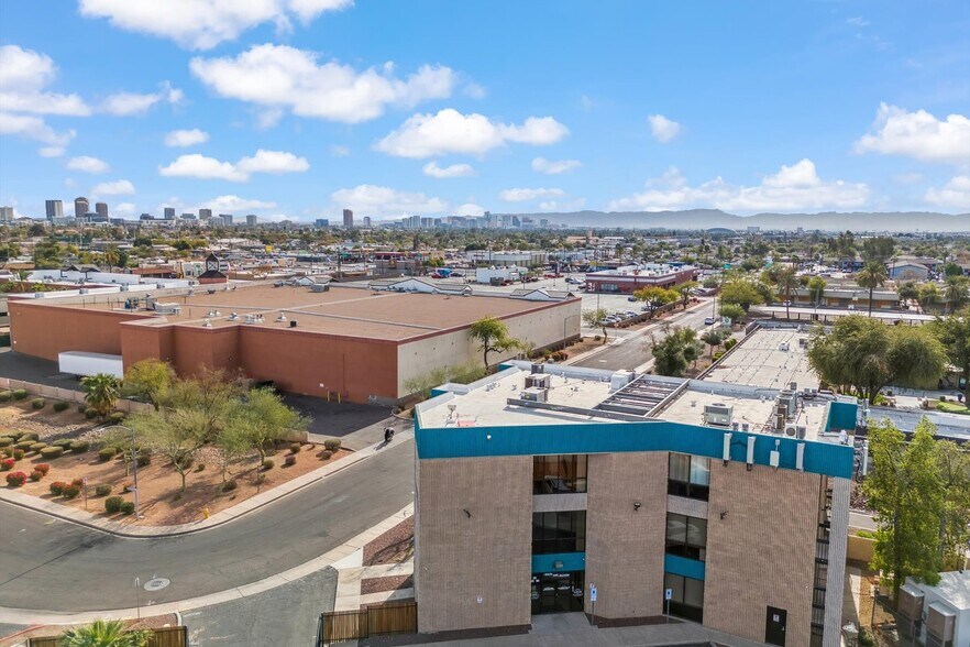 More Photos Of 4220 N 20th Ave, Phoenix Medical For Lease