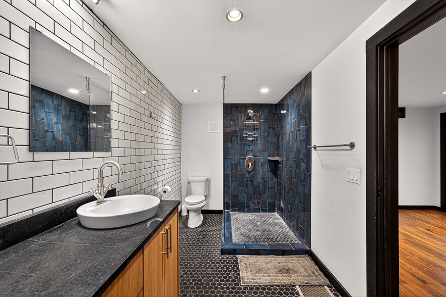 More Photos Of 614 High St, Comfort Storefront Retail Residential For Sale