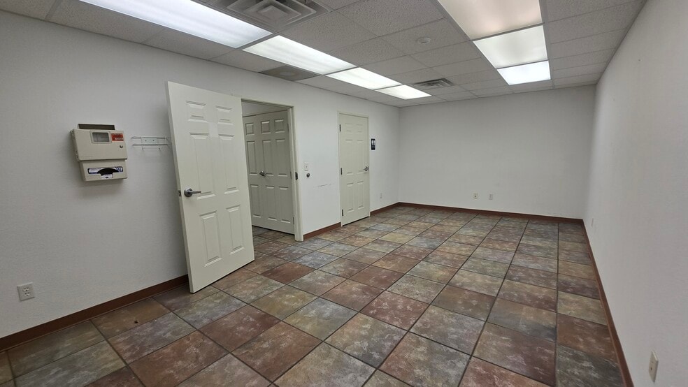 More Photos Of 3180 Central Mall Dr, Port Arthur Medical For Sale
